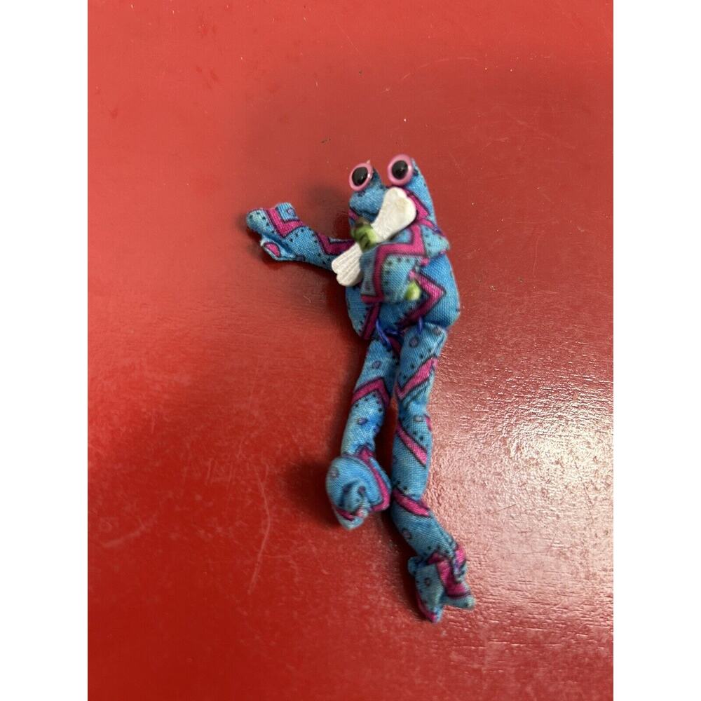 Handmade Cloth Frog Brooch Pin‎ Holding Dragonfly Bead Eyes